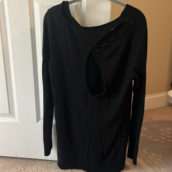 Black athleta long sleeve with open back - Picture 2 of 2